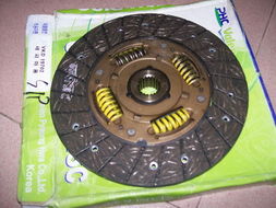 汽车核心配件详解 从拆车件到原厂件的进排气系统与气门部件选择